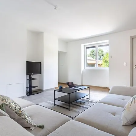 -appt Lumineux & Calme - Vulcania A 10 Min Lägenhet *